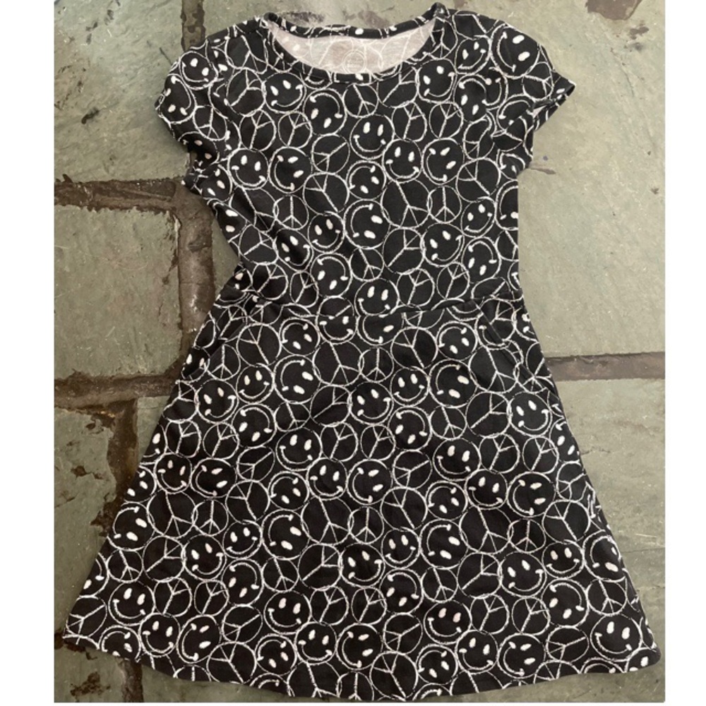 NWOT. Wonder Nation Smiley Dress. 6T.